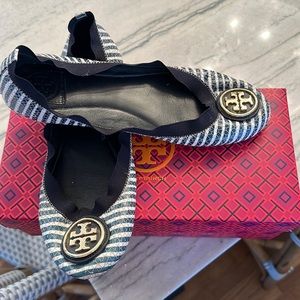 Tory Burch Caroline 2 - stripe snake / veg leather - size 9 - used condition